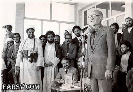 پنهان کردن کلاشینکف زیر عبا