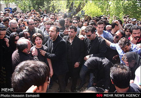 حواشی مراسم تشییع پیکر عسل بدیعی