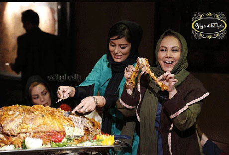 تصاویر جالب از بازیگران در یک مهمانی رنگین! عکس های بازیگران در مهمانی جمعی