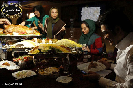 تصاویر جالب از بازیگران در یک مهمانی رنگین! عکس های بازیگران در مهمانی جمعی