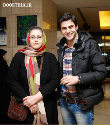 عکس علی ضیاء و مادرش